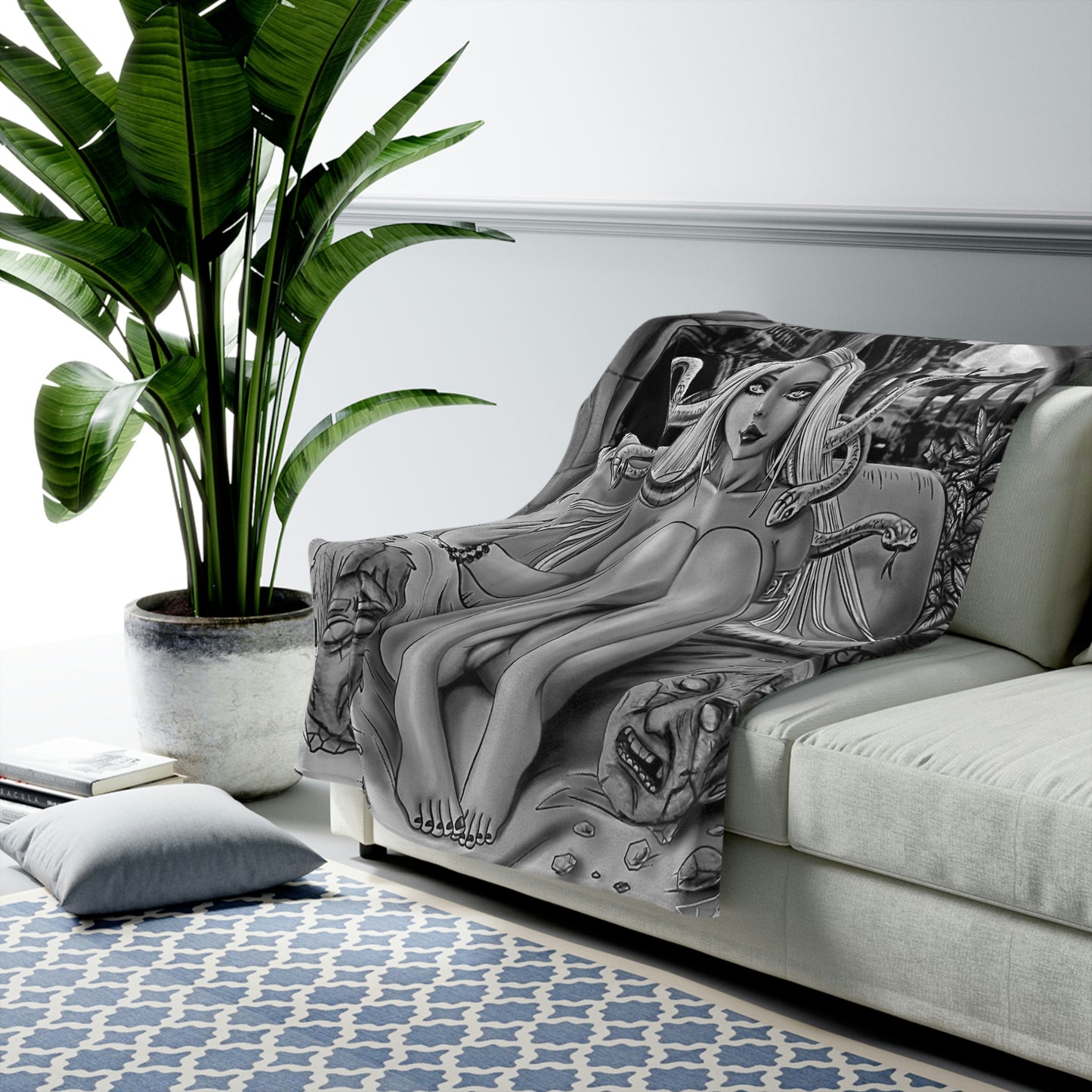 Medusa black&grey - Plush Blanket